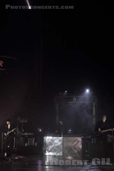 THE XX - 2012-09-06 - PARIS - Cirque d'Hiver Bouglione - Romy Madley Croft - Oliver Sim - James Thomas Smith